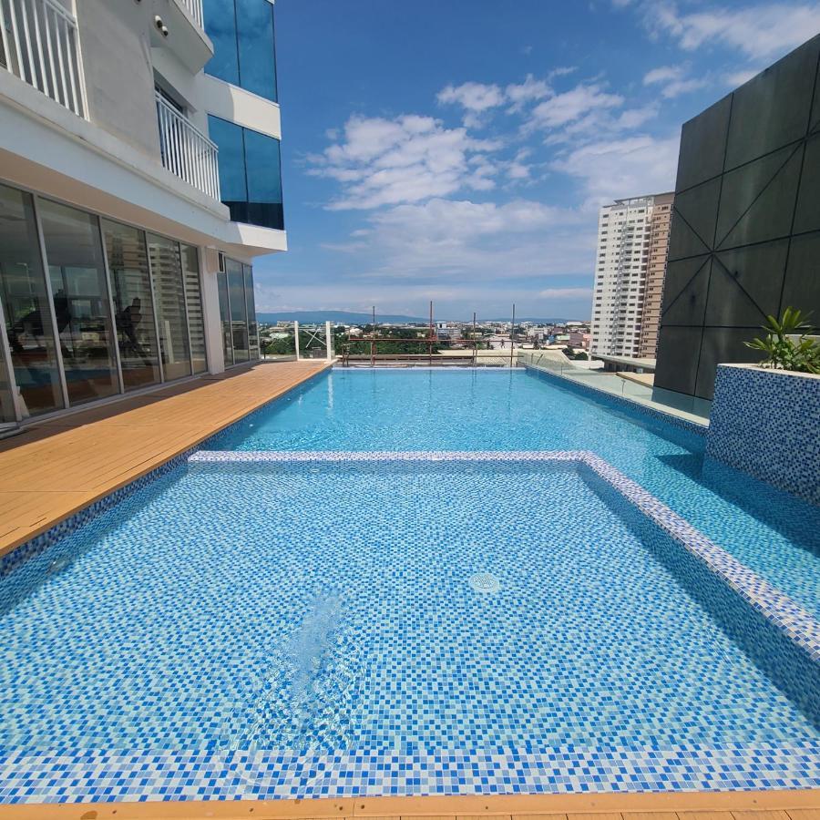Inspiria Condo Free Airport Pickup For 3 Nights Stay Or More Davao Exterior photo